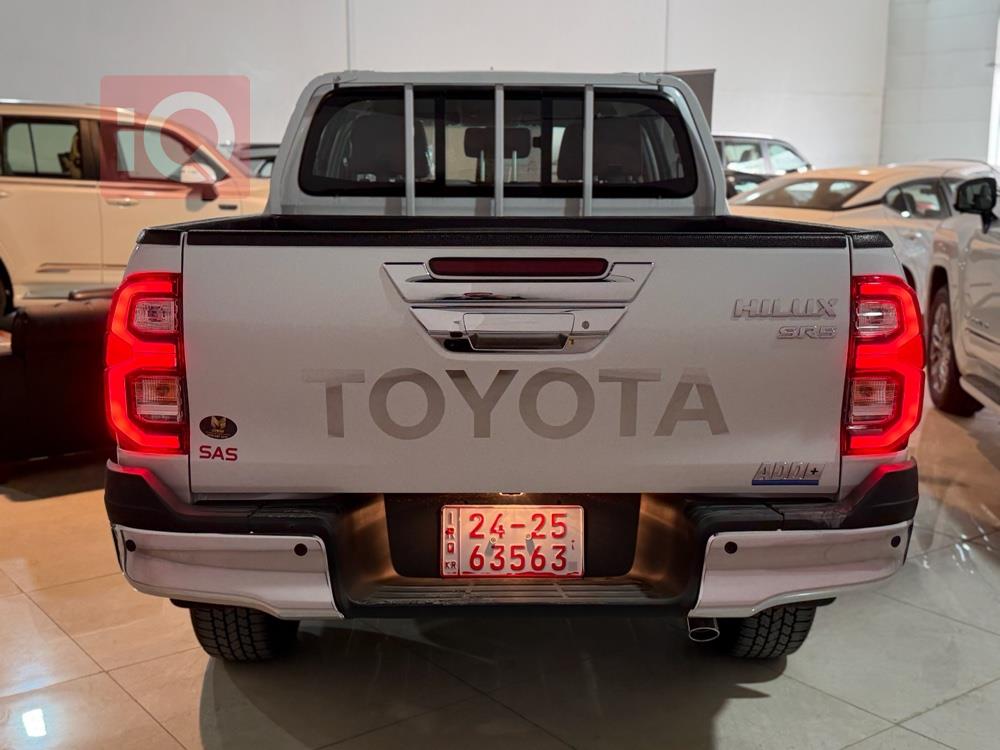 تويوتا هايلوكس